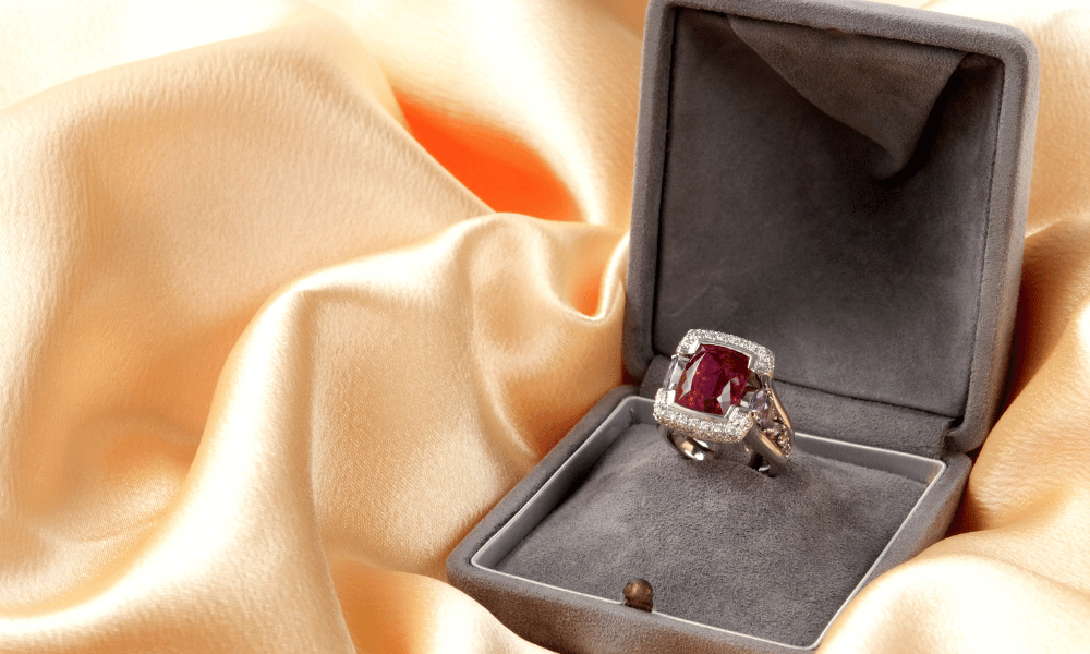 ルビーの指輪