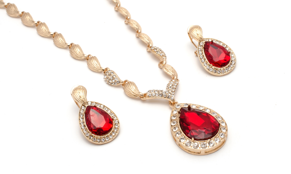 ルビーネックレス