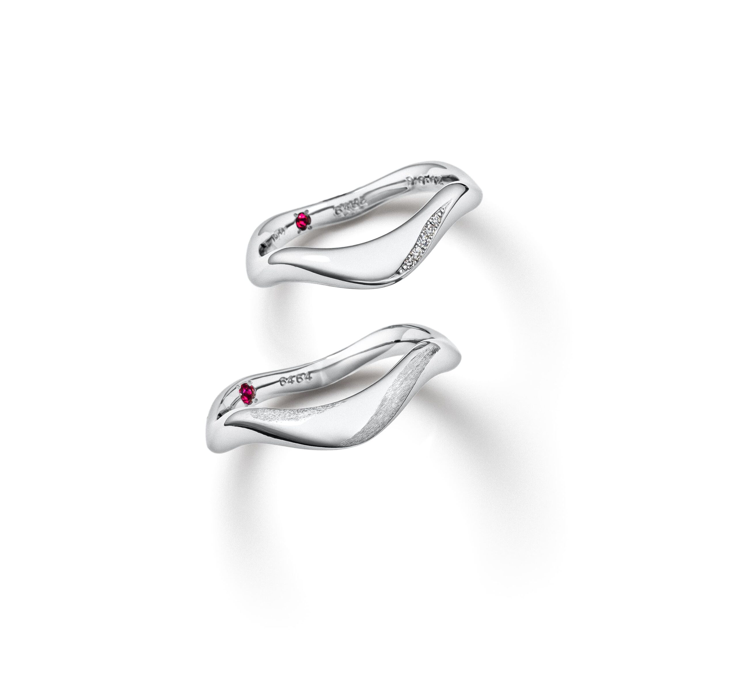 モリスルビーの結婚指輪NAMIOTO